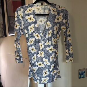 Boden Front Wrap 3/4 Sleeve Top